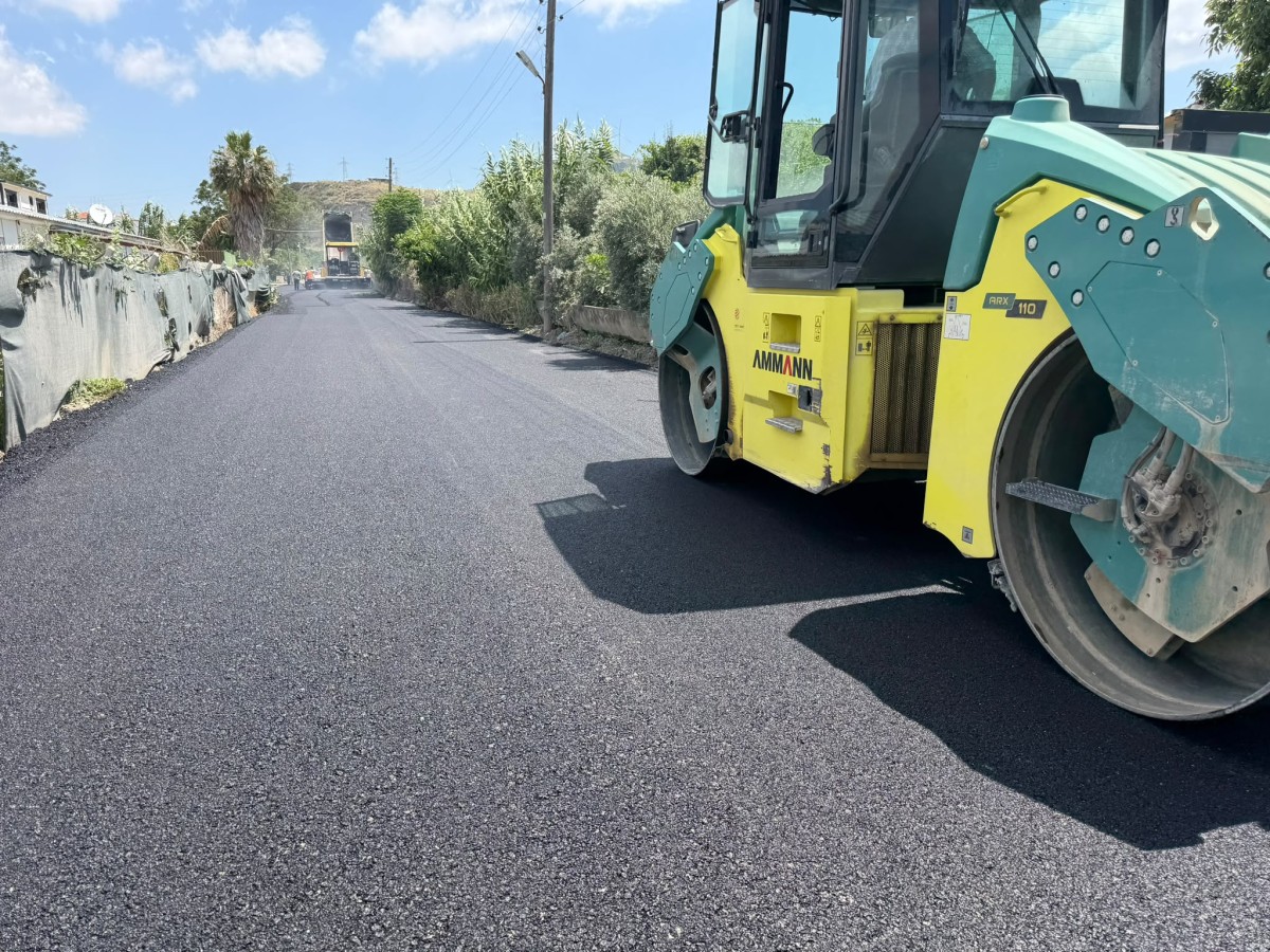 SAMANDAĞ BELEDİYESİ, İLÇE GENELİNDE ÜSTYAPI ÇALIŞMALARINI SÜRDÜRÜYOR